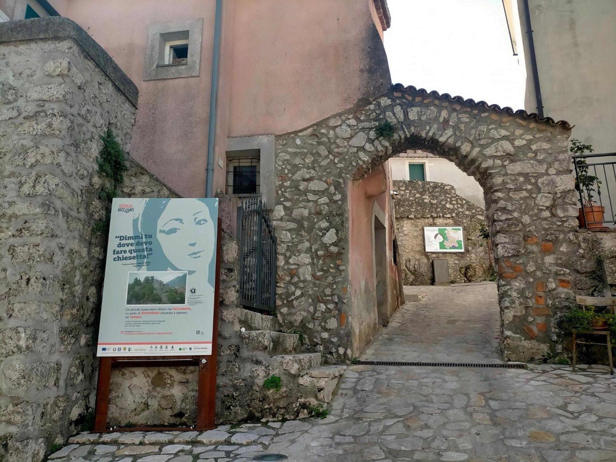 Villa Il Borgo Dei Normanni Colliano Exterior foto