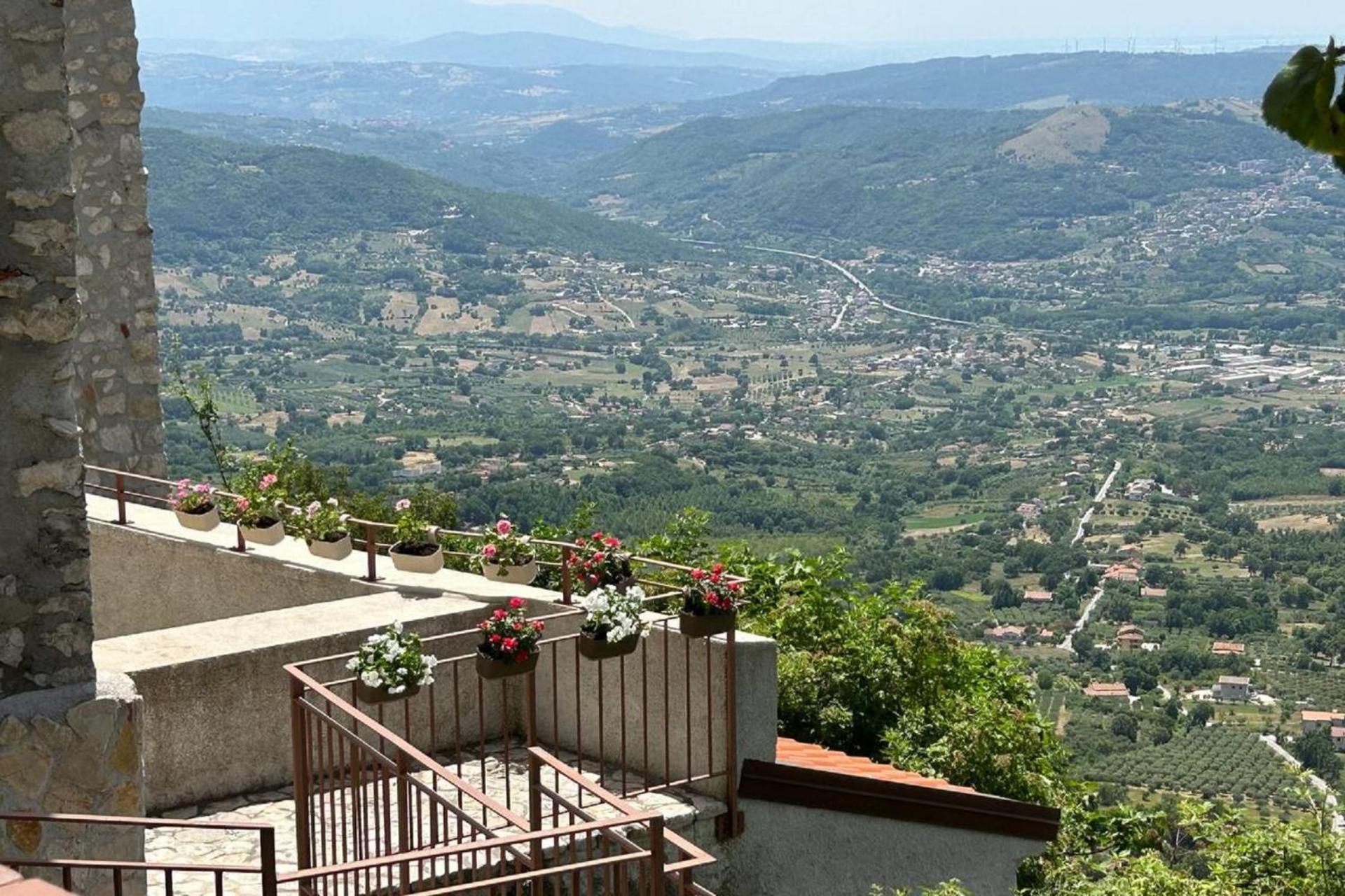 Villa Il Borgo Dei Normanni Colliano Exterior foto